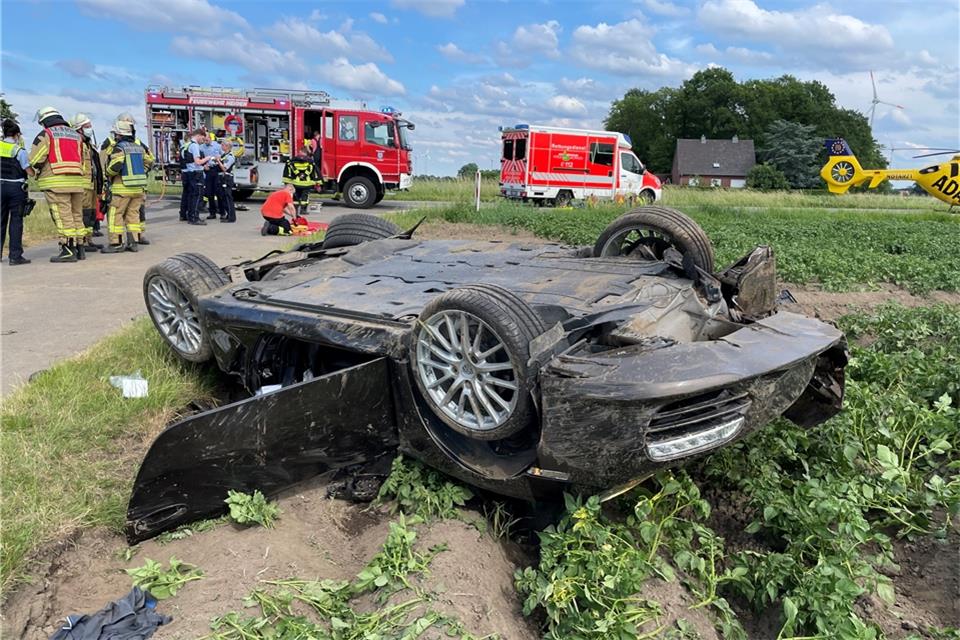 Sportwagenfahrer In Lebensgefahr