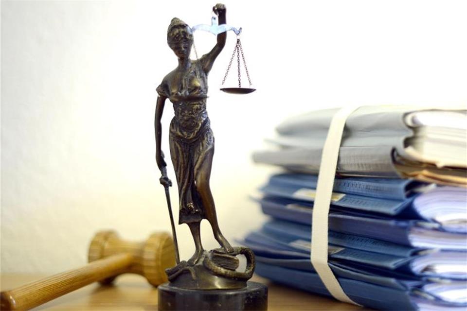 Arbeitsgericht verhandelt über Kündigung während Operation