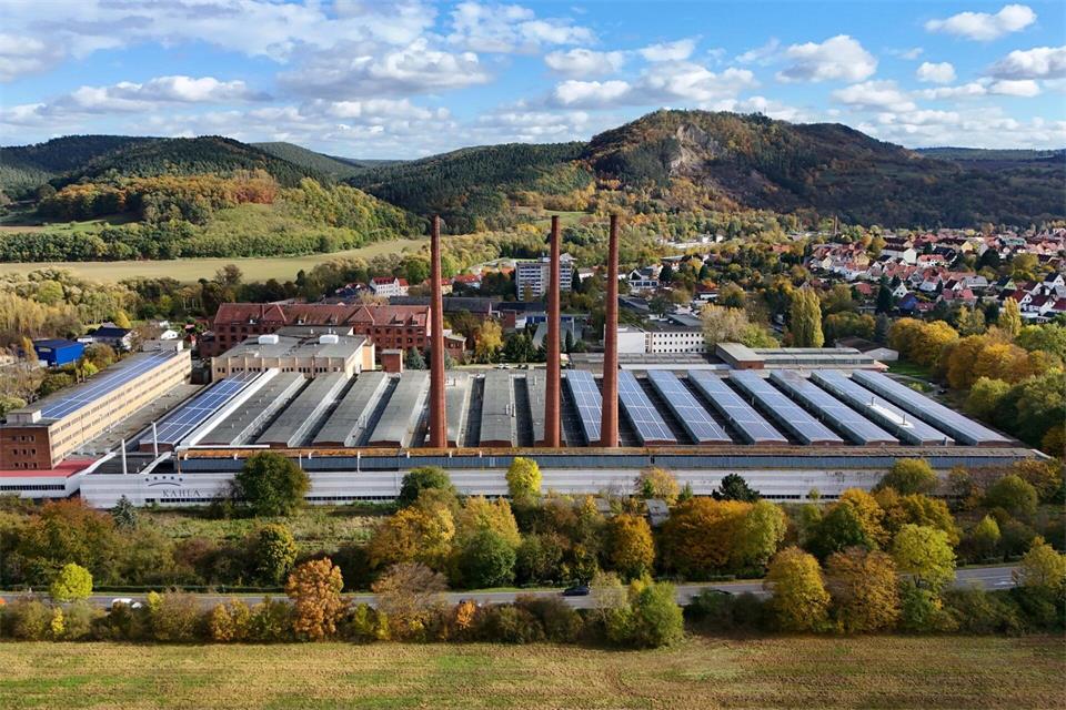  1961 wurden Fabrik- und Bürogebäude am heutigen Standort in Kahla neu gebaut. Martin Schutt/dpa