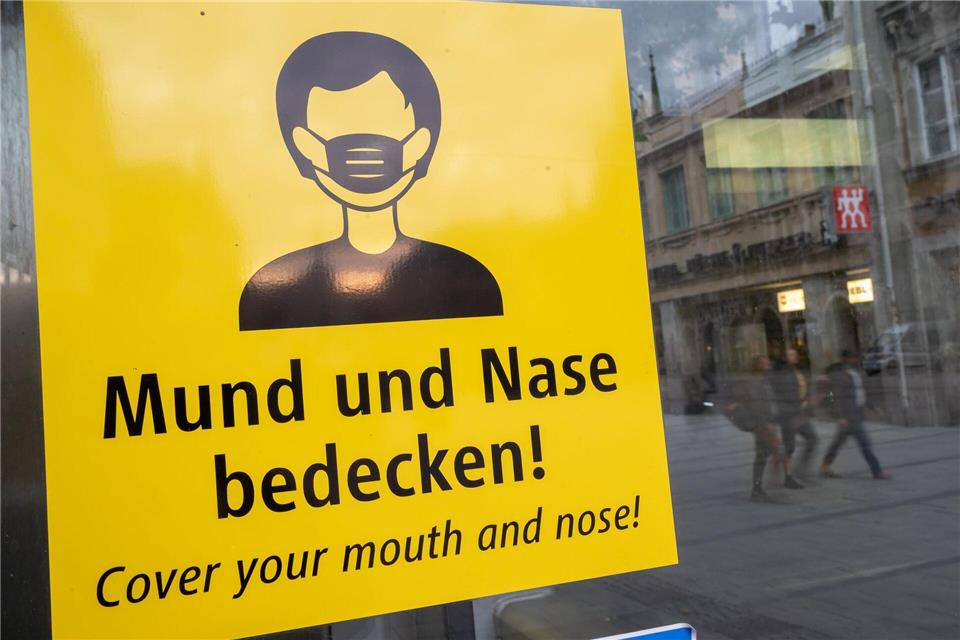  Auch gegen Beschäftigte im öffentlichen Dienst wurden verschiedene Maßnahmen verhängt – von Abmahnungen bis zu Kündigungen. (Symbolbild)Peter Kneffel/dpa