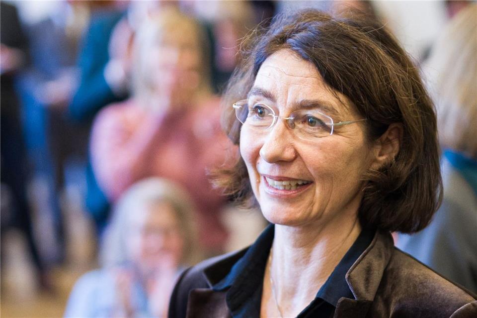  Bei der Landessynode in Braunschweig wurde die 52-Jährige zur neuen Landesbischöfin gewählt.Moritz Frankenberg/dpa