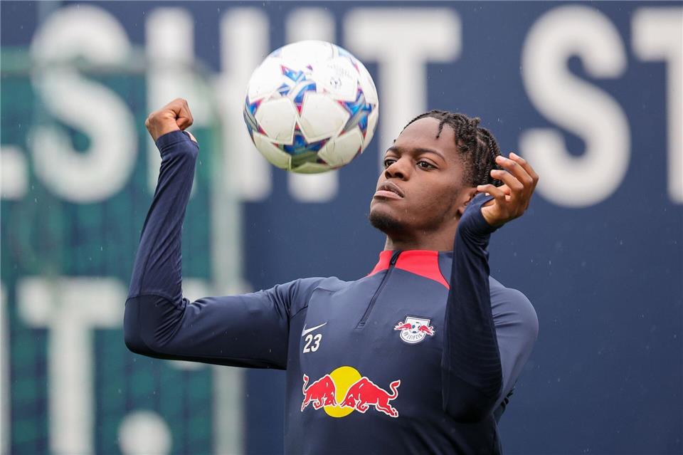  Castello Lukeba nimmt wieder am Training von RB Leipzig teil. (Archivbild)Jan Woitas/dpa