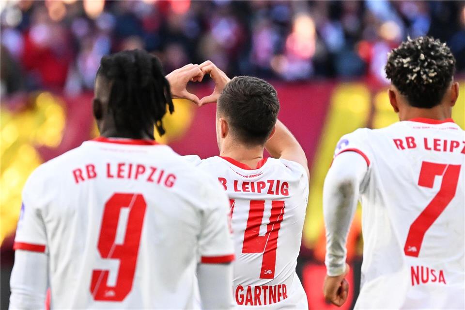  Christoph Baumgartner (RB Leipzig, M) jubelt nach seinem Treffer zum 1:0.Jennifer Brückner/dpa