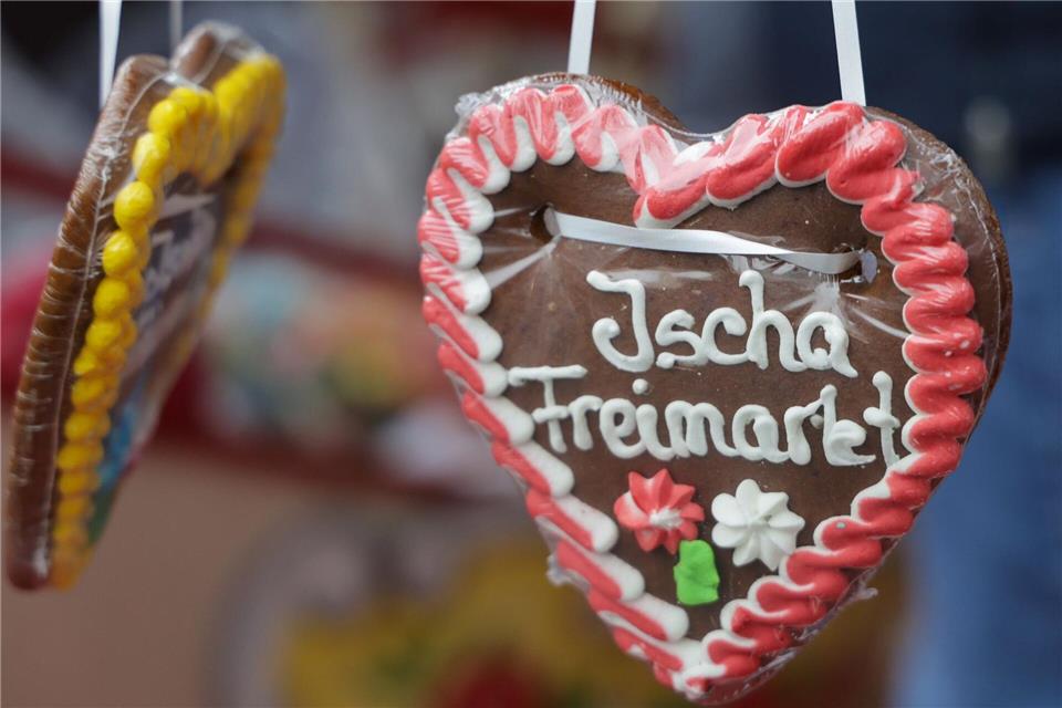 Fünfte Jahreszeit in Bremen – Tausende ziehen zum Freimarkt   Das Volksfest findet dieses Jahr zum 990. Mal statt und endet am 2. November.Focke Strangmann/dpa