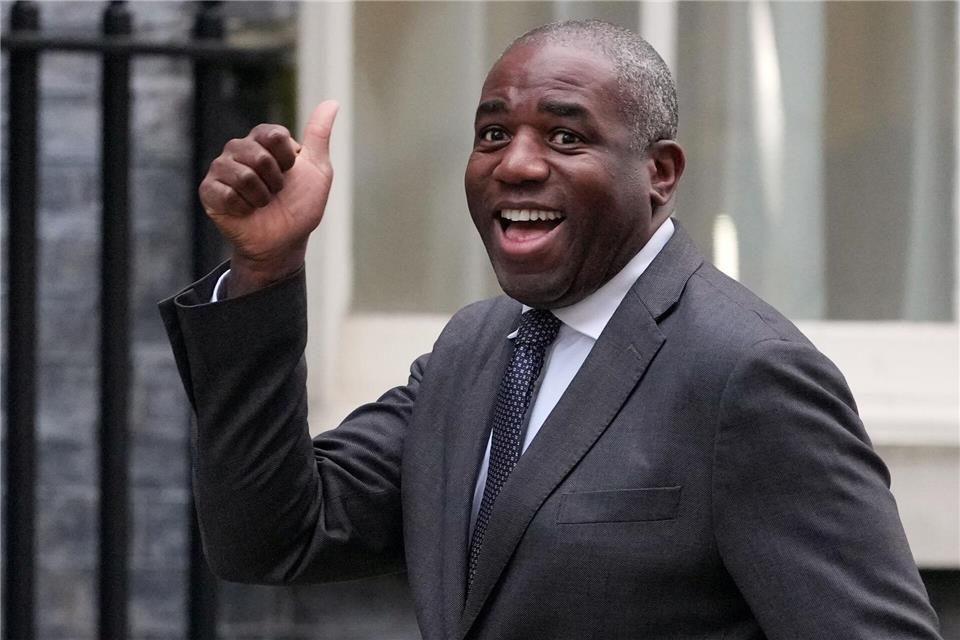  David Lammy spricht in einem Interview über die Regierungskrise. (Archivbild)Kin Cheung/AP/dpa