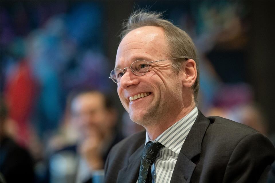  Der Augsburger Schulpädagoge Zierer warnt vor KI im Unterricht. (Archivbild)Sina Schuldt/dpa