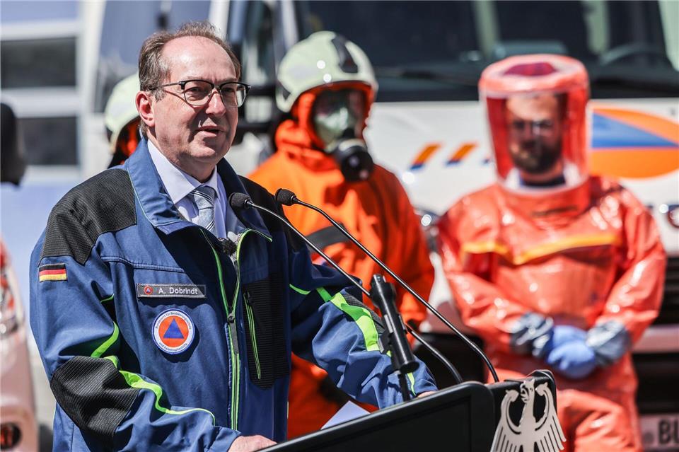  Der Bundesinnenminister betont den Stellenwert des Ehrenamts.Oliver Berg/dpa