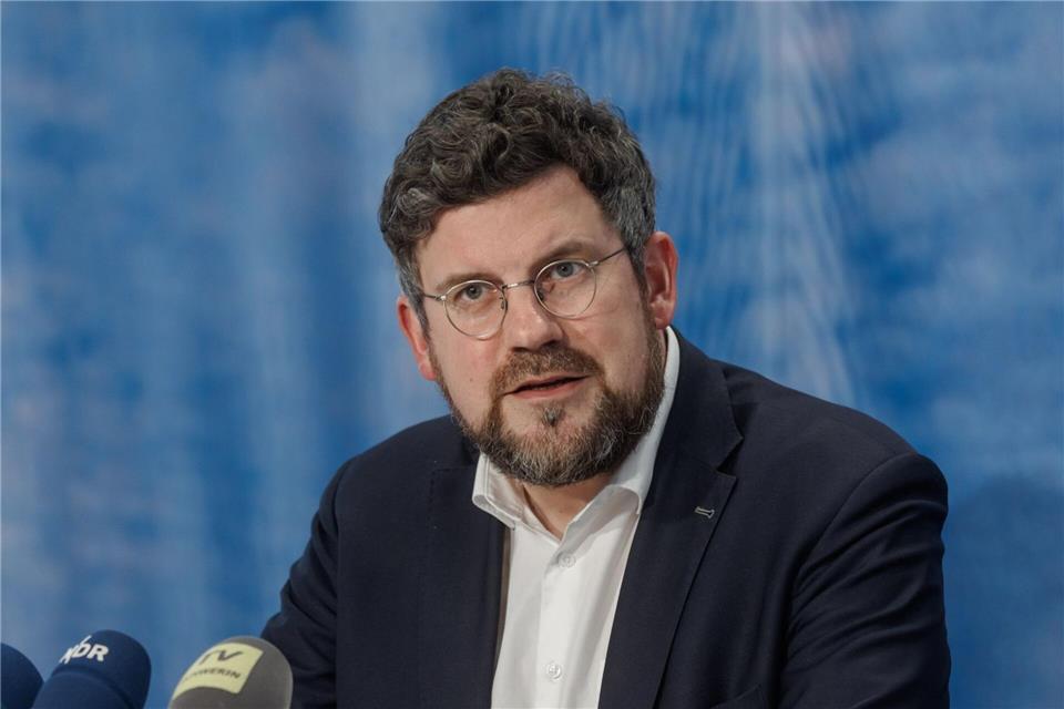  Der Jugendschutz dürfe nicht an den Geschäftsmodellen internationaler Konzerne scheitern, erklärte Julian Barlen. (Archivbild)Markus Scholz/dpa