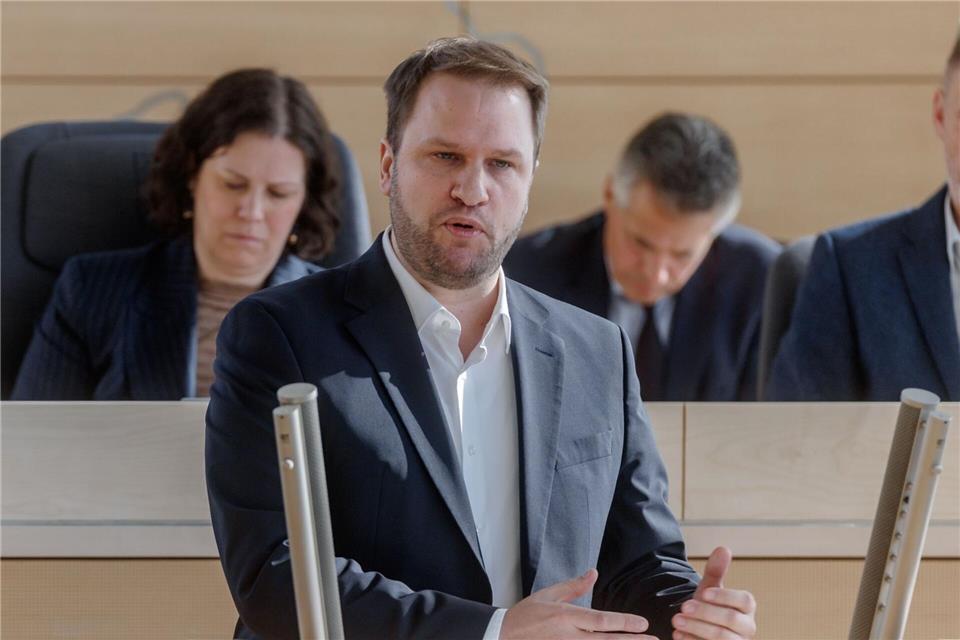  Der Wohlstand des Landes hänge nachhaltig von einer wachsenden Wirtschaft ab, sagte der FPD-Fraktionsvorsitzende Christopher Vogt. (Archivbild)Markus Scholz/dpa