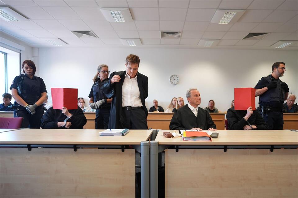  Die Eltern haben gegen das Urteil Revision eingelegt. (Archivbild) Marcus Brandt/dpa