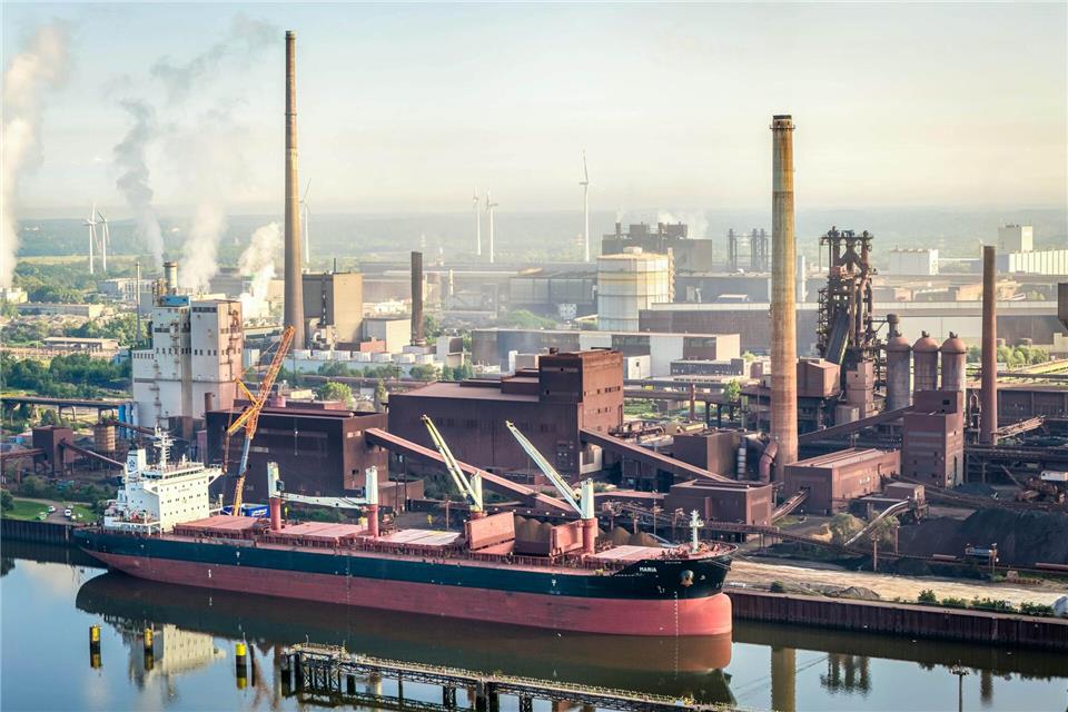  Die Stahlbranche leidet unter Billigimporten, hohen Energiepreisen und der Konjunkturschwäche. (Archivbild)Sina Schuldt/dpa