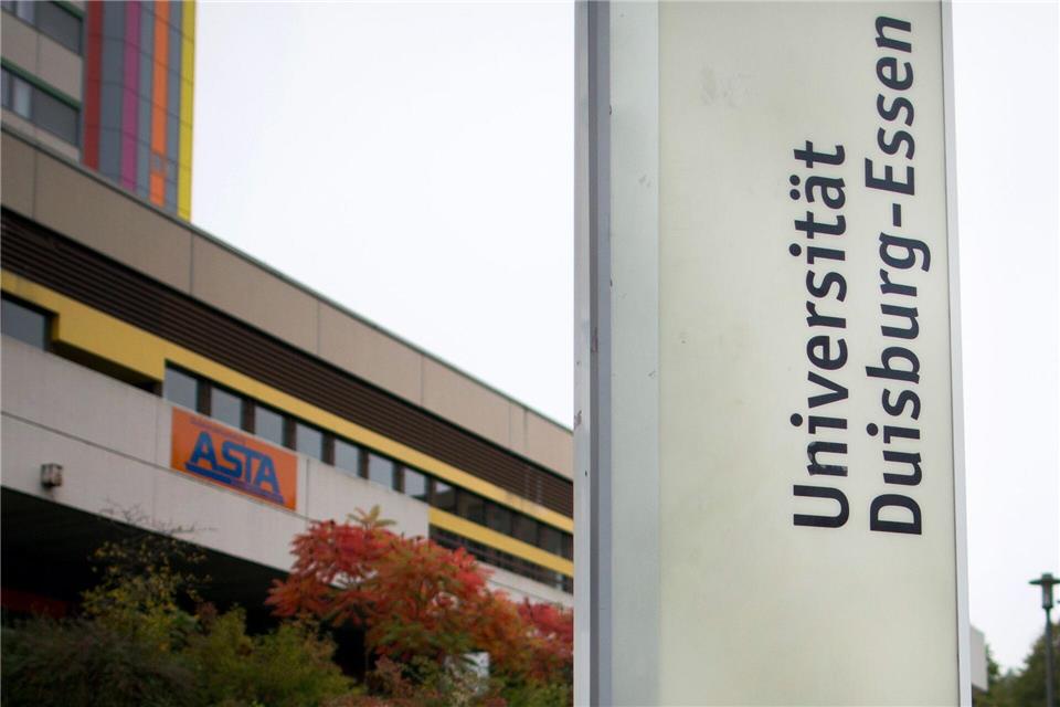  Die Universität Duisburg-Essen hat auf einen beispiellosen Fall in ihrer Hochschulgeschichte zu reagieren. (Symbolbild)Rolf Vennenbernd/dpa