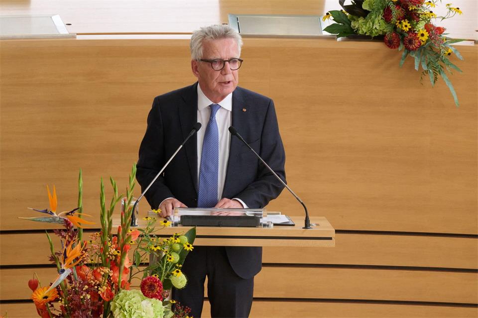  „Die deutsche Einheit bleibt für mich ein Glücksfall der Geschichte“, sagt der ehemalige Bundesinnenminister Thomas de MaizièreKatharina Kausche/dpa