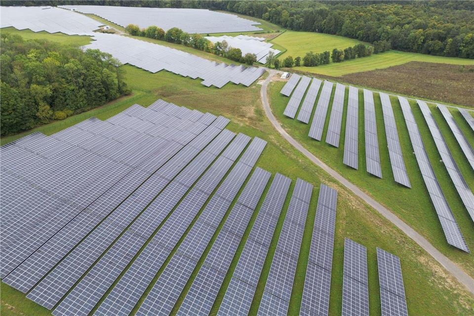  Die zweitgrößte Photovoltaikanlage in Baden-Württemberg steht in Gundelsheim. Bernd Weißbrod/dpa