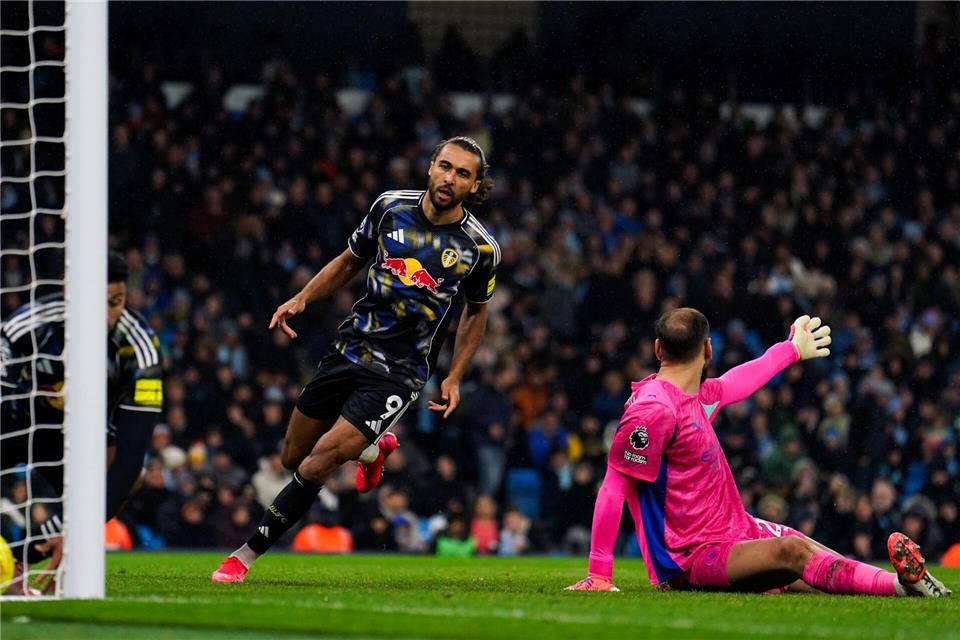  Dominic Calvert-Lewin konnte für Leeds verkürzen.Martin Rickett/PA Wire/dpa