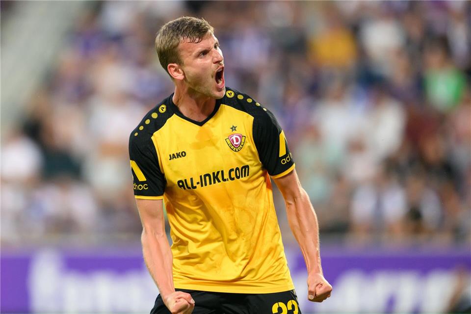  Dynamos Christoph Daferner fällt auch in Bielefeld verletzungsbedingt aus. (Archivbild)Robert Michael/dpa