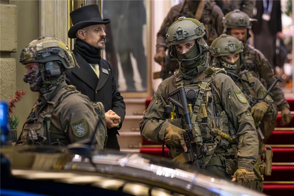  Eine Frage der KopfbedeckungBoris Roessler/dpa