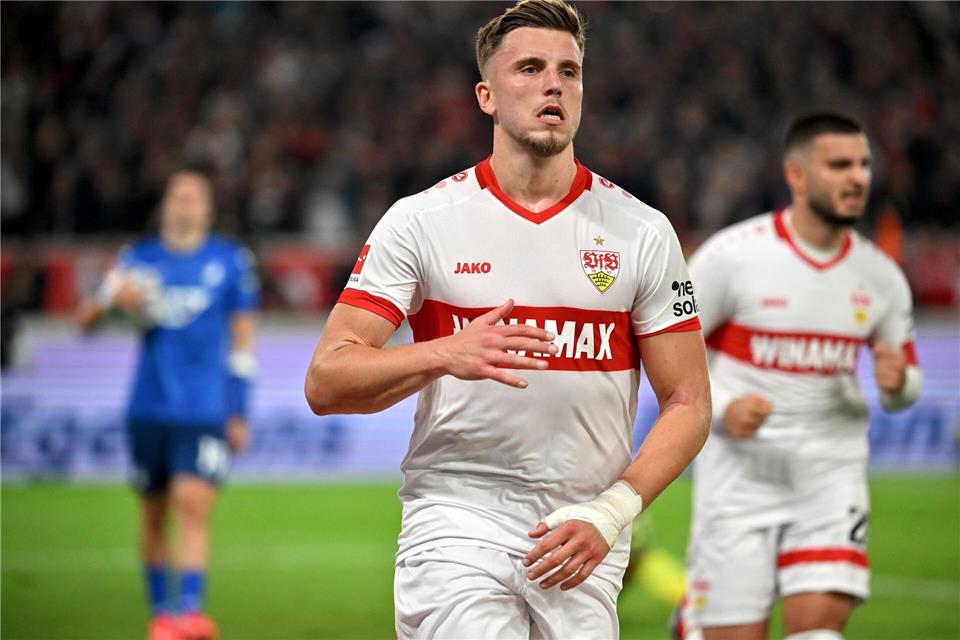  Ermedin Demirovic schaut mit Sorge auf die Lage in seinem Heimatland.Jan-Philipp Strobel/dpa