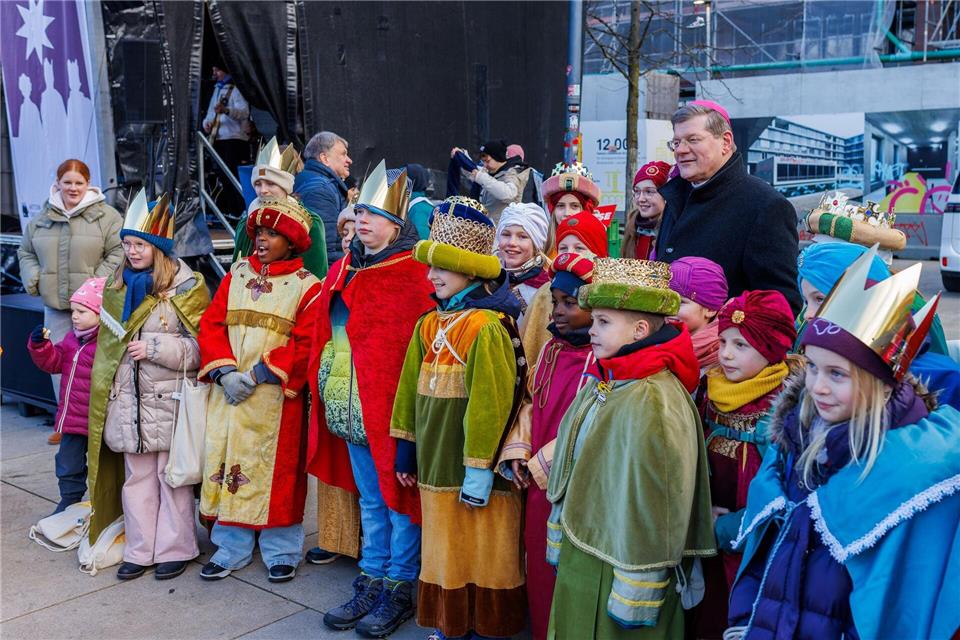  Erzbischof Stephan Burger traf Sternsinger.Philipp von Ditfurth/dpa