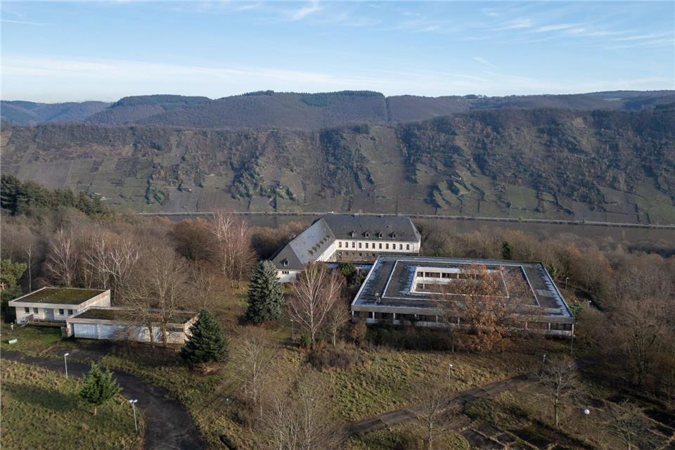  Es bleibt spannend rund um den geplanten Verkauf des sogenannten Cyberbunkers in Traben-Trarbach an der Mosel. (Archivbild)Harald Tittel/dpa