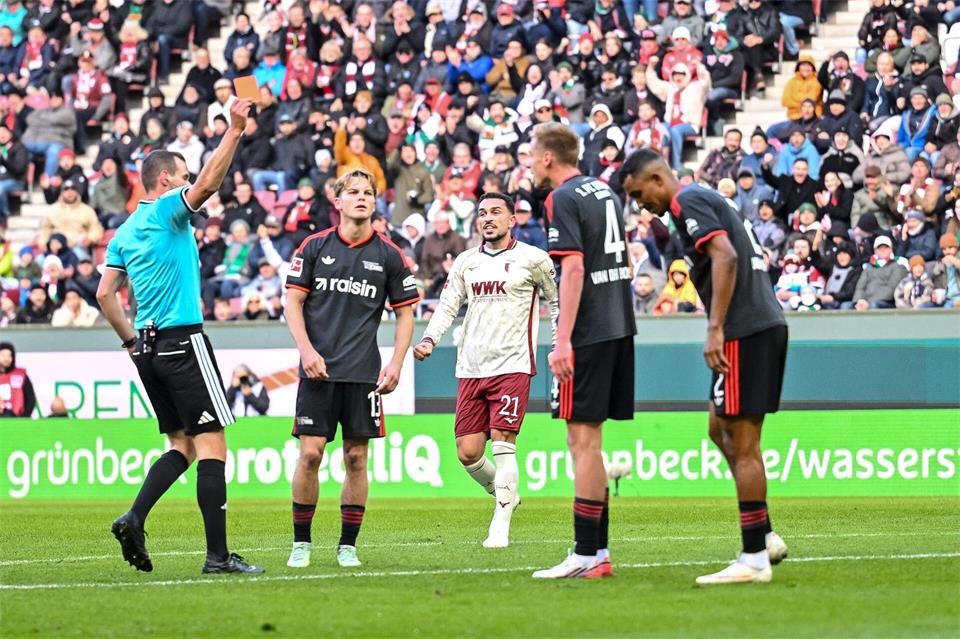  Felix Uduokhai (r) muss die nächsten beiden Liga-Spiele aussetzen.Harry Langer/dpa