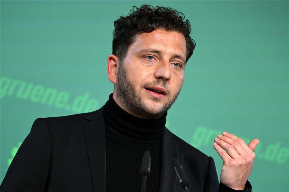  Hätte sich ein anderes Signal gewünscht: Grünen-Co-Chef Felix Banaszak. (Archivbild)Lilli Förter/dpa