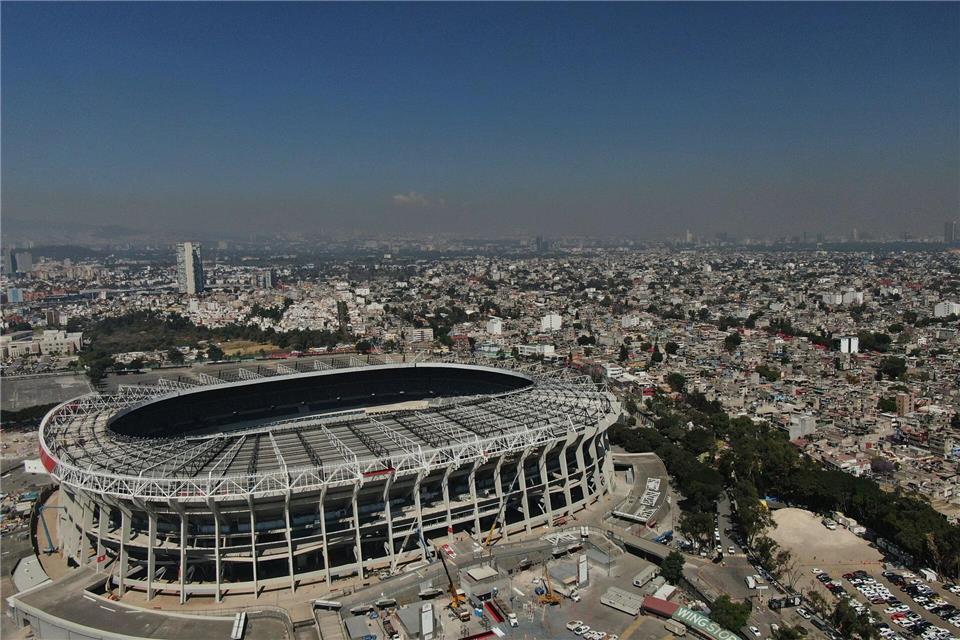  Im Eröffnungsspiel im Aztekenstadion in Mexiko-Stadt treffen am 11. Juni Mexiko und Südafrika aufeinander. (Archivbild)Fernando Llano/AP/dpa