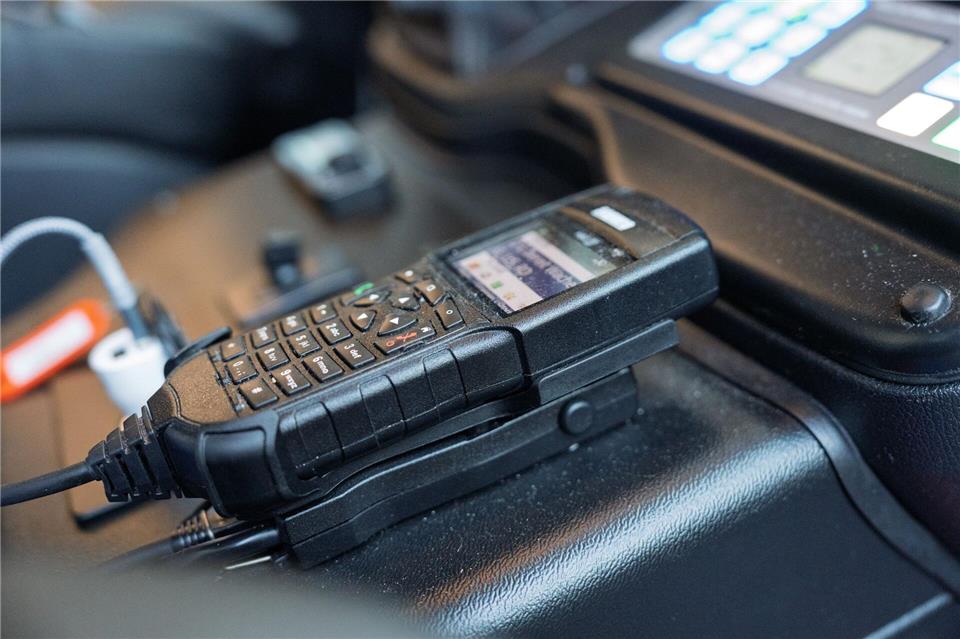  In Hamburg kam es zu einem Ausfall des Digitalfunks bei der Feuerwehr und Polizei. (Symbolbild)David Breidert/dpa