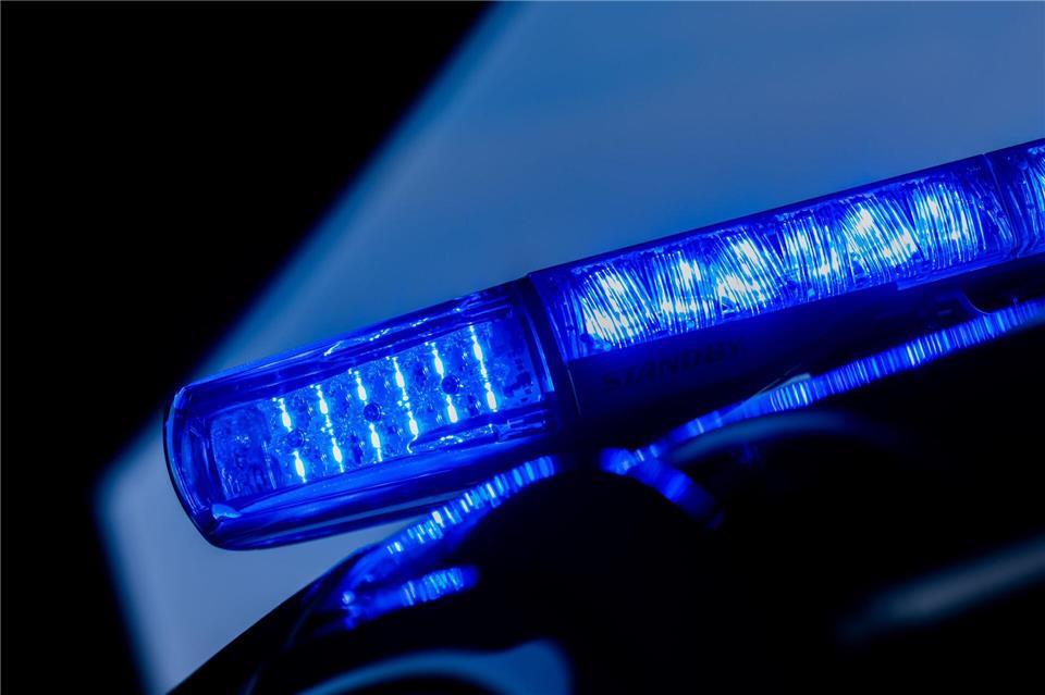  In Köln haben Beamte auf ein davonrasendes Auto geschossen. (Symbolbild)Rolf Vennenbernd/dpa