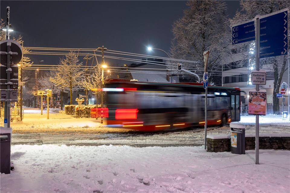  In der Nacht auf Rosenmontag kam in Hessen der Schnee zurück.Helmut Fricke/dpa
