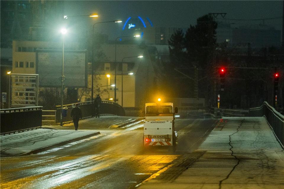  In mehreren hessischen Landkreisen fahren ganze Linien nicht mehr. Andreas Arnold/dpa