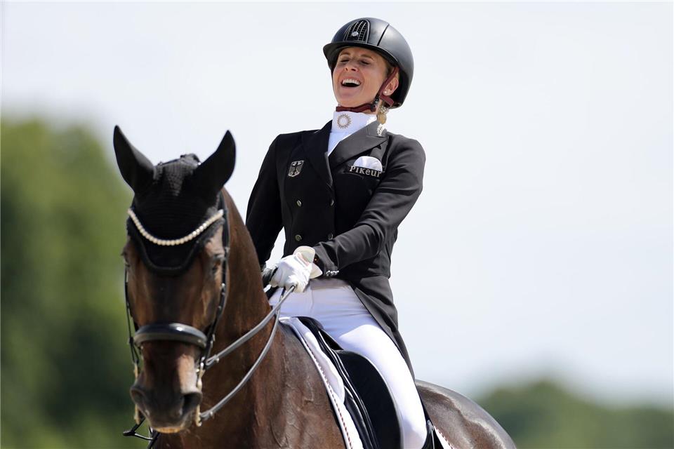  Jessica von Bredow-Werndl musste den möglichen WM-Start absagen.Rolf Vennenbernd/dpa
