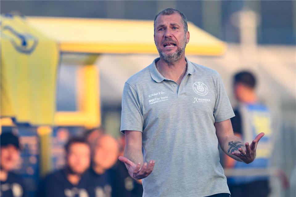  Jochen Seitz, Trainer des 1. FC Lok Leipzig, glaubt noch an den Aufstieg.Hendrik Schmidt/dpa
