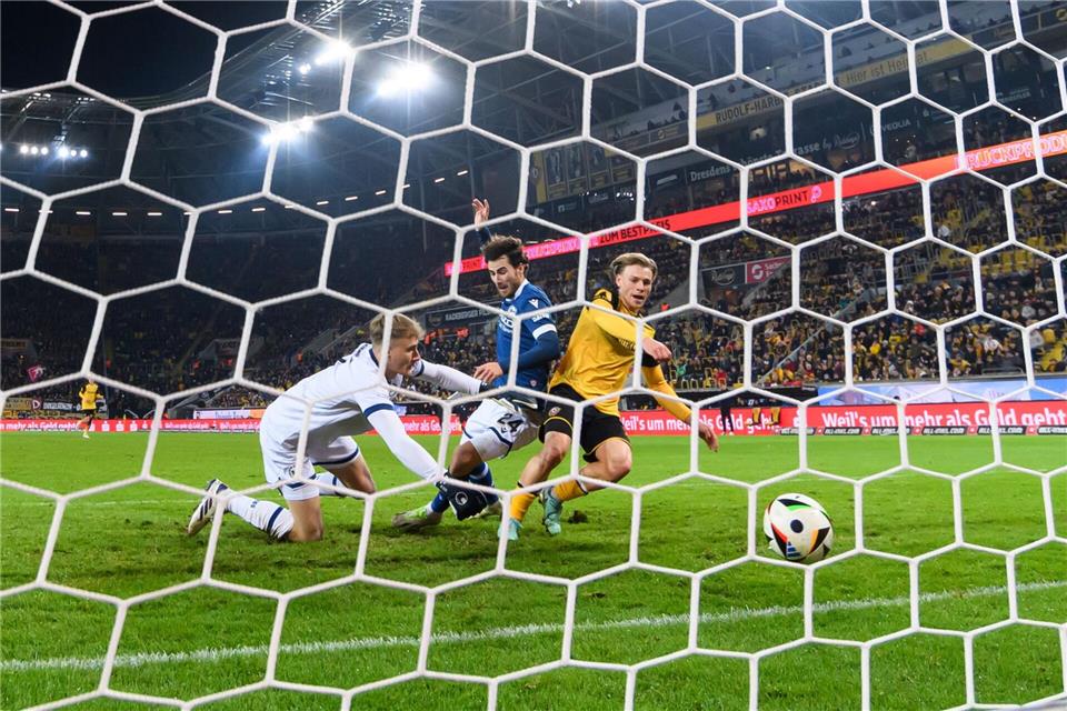  Jonas Oehmichen erzielt das Dresdner 1:0Robert Michael/dpa/ZB