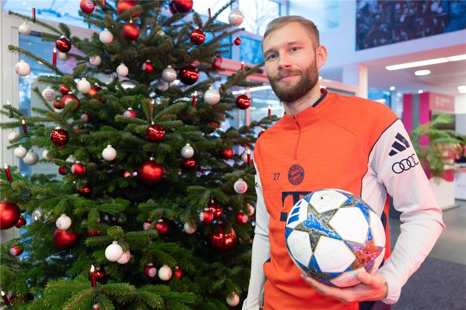  Konrad Laimer freut sich über eine Auszeichnung aus der Heimat.Expa/Johann Groder/APA/dpa