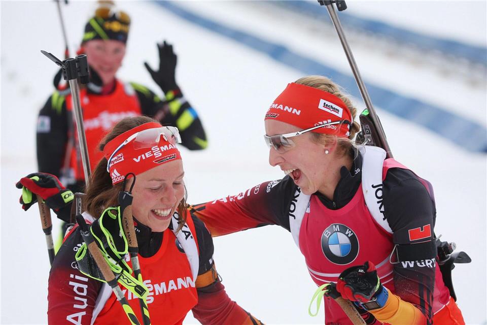  Laura Dahlmeier (l) und Franziska Preuß (r) kamen 2013 in den Weltcup. (Archivfoto)picture alliance / dpa