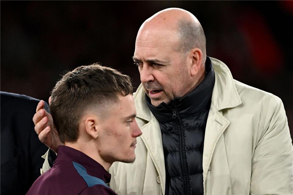  Leverkusens Geschäftsführer Fernando Carro wollte Florian Wirtz unbedingt halten. (Archivbild)Federico Gambarini/dpa