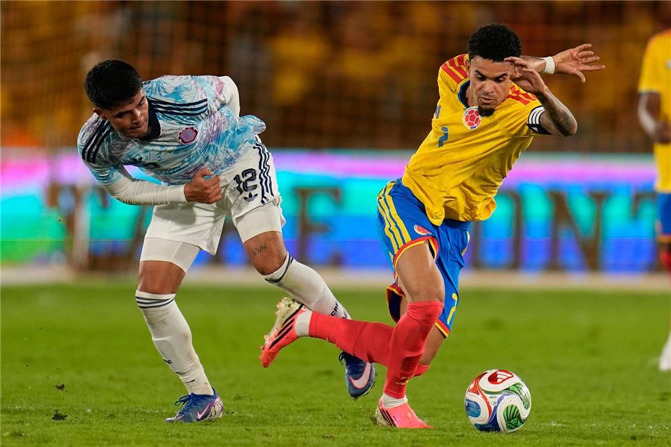  Luis Diaz (r) war kaum zu stoppen.Fernando Vergara/AP/dpa