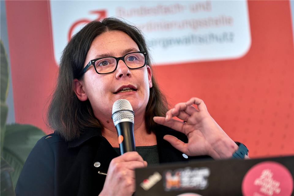 Platzmangel in Männerschutzhäusern – Bedarf steigt deutlich   „Männer brauchen mehr Anlaufstellen in Deutschland“, fordert Annalena Schmidt von der Stelle Männergewaltschutz.Michael Ukas/dpa