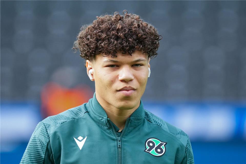  Montell Ndikom von Hannover 96. (Archivbild)Soeren Stache/dpa