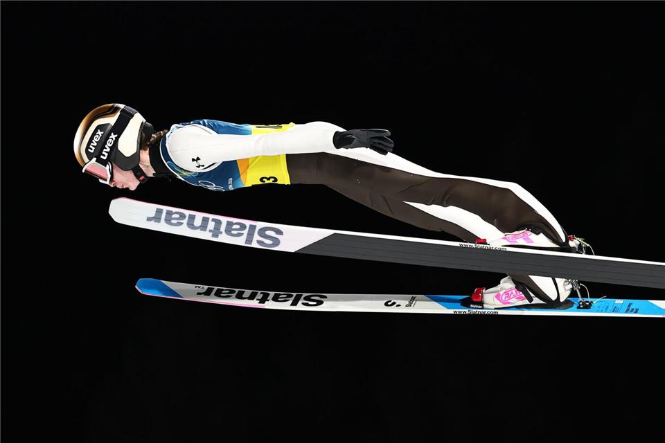  Nika Prevc war erneut nicht zu schlagen. (Archivbild)Daniel Karmann/dpa