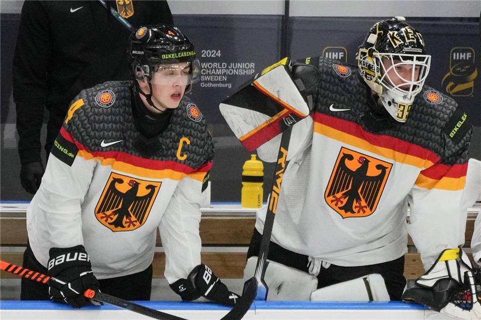  Phillip Sinn (l) macht den nächsten Karriereschritt. (Archivbild)Christinne Muschi/The Canadian Press/AP/dpa