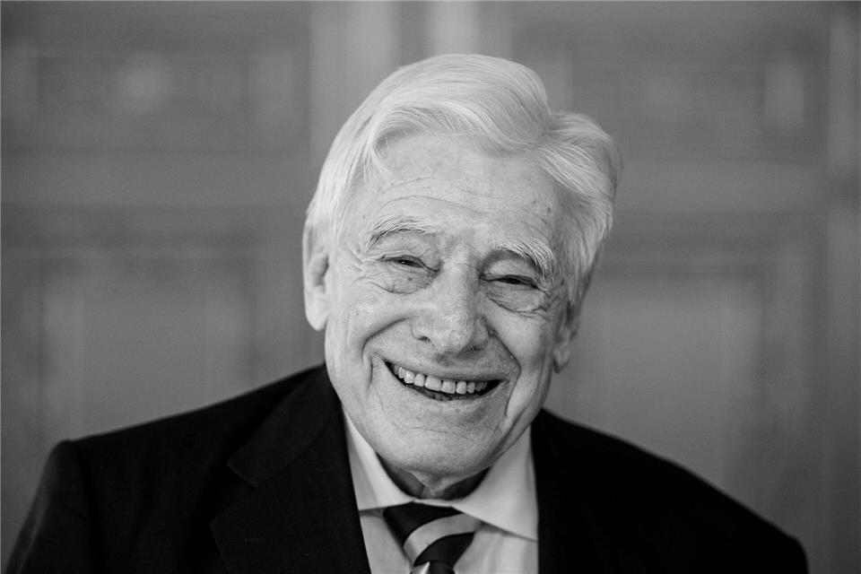  Schwarz-Schilling wendete sich nach dem Ministeramt neuen Themen zu. (Archivbild)Andreas Arnold/dpa