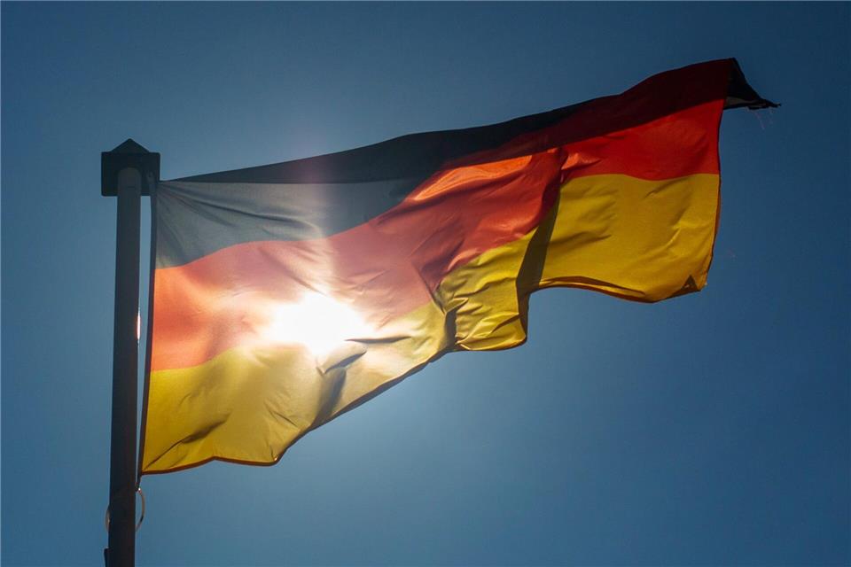  Seit der deutschen Wiedervereinigung 1990 wird der „Tag der Deutschen Einheit“ am 3. Oktober gefeiert. (Symbolbild)Fernando Gutierrez-Juarez/dpa-Zentralbild/dpa
