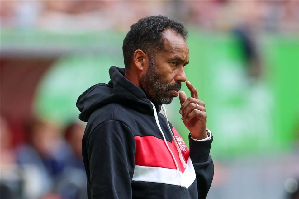  Trainer Daniel Thioune steht bei Fortuna Düsseldorf unter Druck. (Archivbild)Christoph Reichwein/dpa