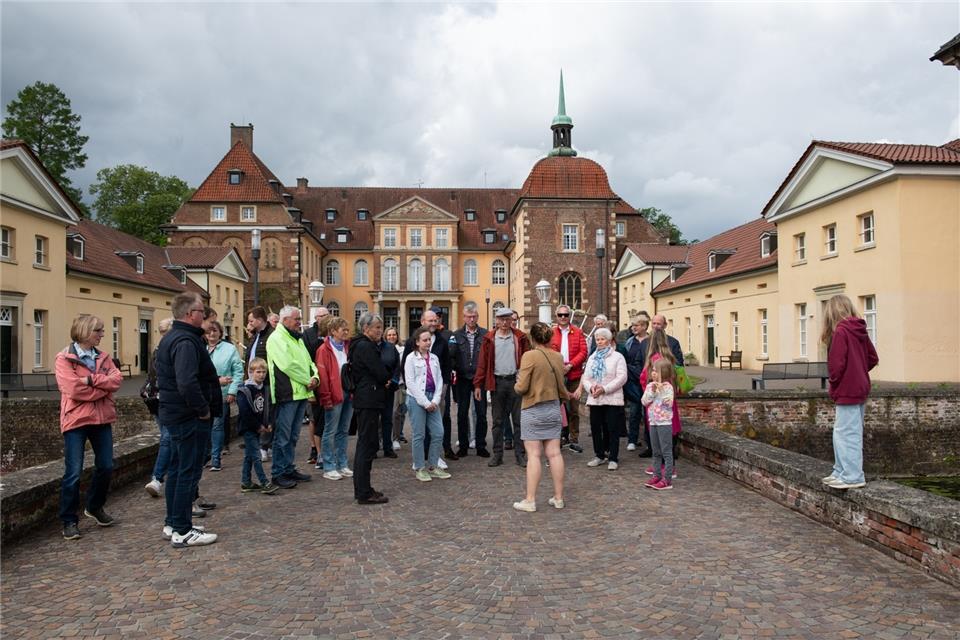  Viele Besucher haben den Schlösser- und Burgentag genutzt, um mal wieder einen Blick ins Velener Schloss zu werfen.