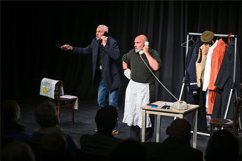 100 Senioren waren bei der ersten Aufführung dabei. Felix Kästle/dpa