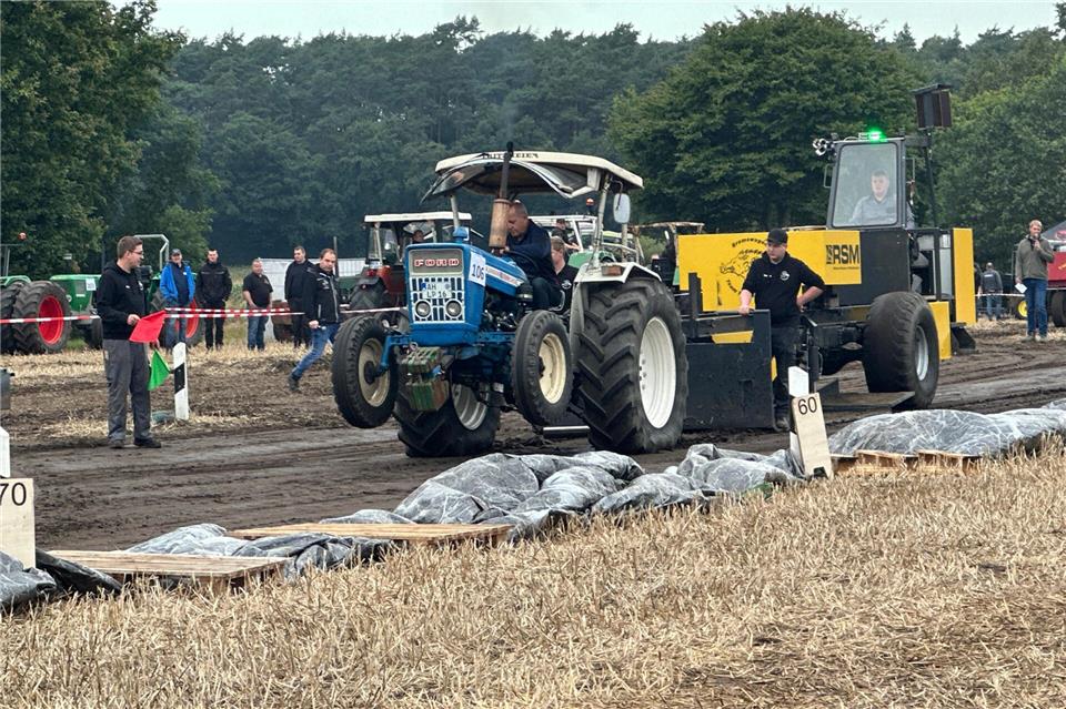 100 Starter werden beim Trecker Treck in Reken den Full Pull versuchen.