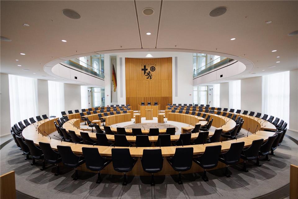 101 Abgeordnete sitzen im Landtag in Mainz. Hannes P. Albert/dpa