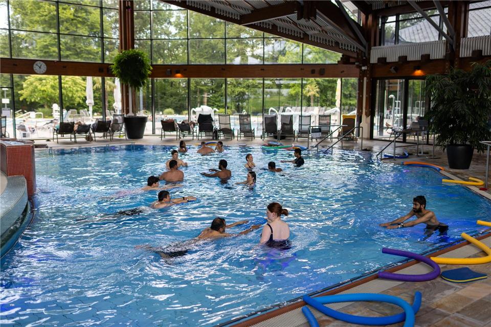 120 Studierende nehmen an den neuen Schwimmkursen in Freiburg teil.Philipp von Ditfurth/dpa
